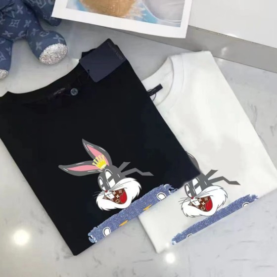 New arrivals in 2025! Summer clothes with round necks. Available in two colors, suitable for both men and women.