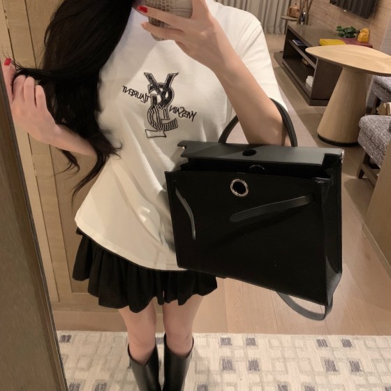 New arrivals in 2025! Summer clothes with round necks. Available in two colors, suitable for both men and women.