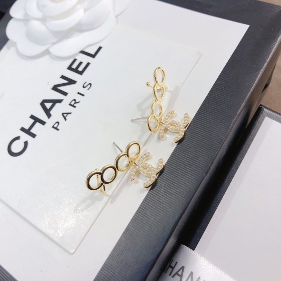 Exquisite Craftsmanship, Superior Quality, and Stylish Fashion Accessories for Women