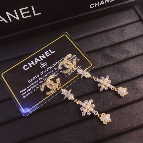 Exquisite Craftsmanship, Superior Quality, and Stylish Fashion Accessories for Women