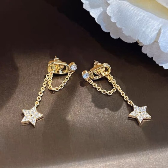 Exquisite Craftsmanship, Superior Quality, and Stylish Fashion Accessories for Women