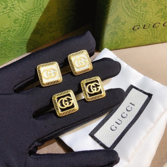 Exquisite Craftsmanship, Superior Quality, and Stylish Fashion Accessories for Women