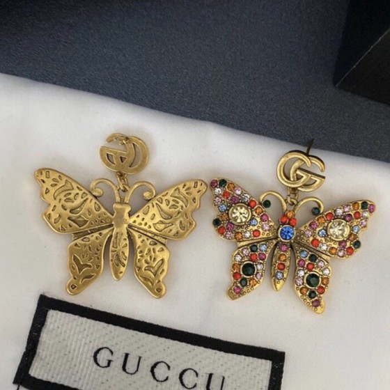 Exquisite Craftsmanship, Superior Quality, and Stylish Fashion Accessories for Women