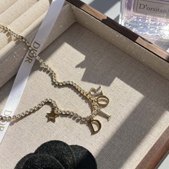 2025 New Exquisite Craftsmanship, Superior Quality, Stylish and Trendy Necklaces