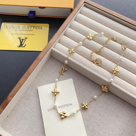 2025 New Exquisite Craftsmanship, Superior Quality, Stylish and Trendy Necklaces