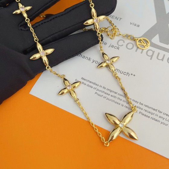 2025 New Exquisite Craftsmanship, Superior Quality, Stylish and Trendy Necklaces