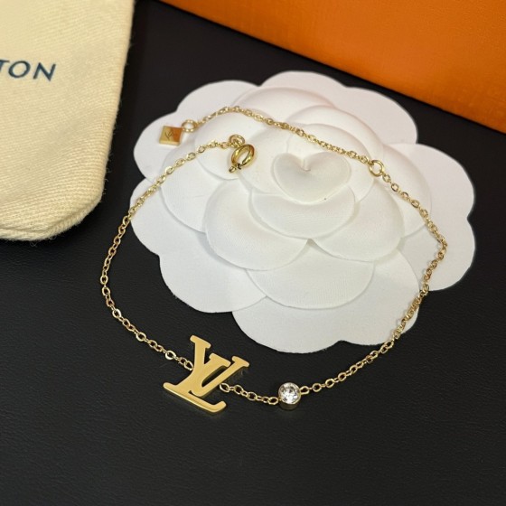 2025 New Exquisite Craftsmanship, Superior Quality, Stylish and Trendy Necklaces