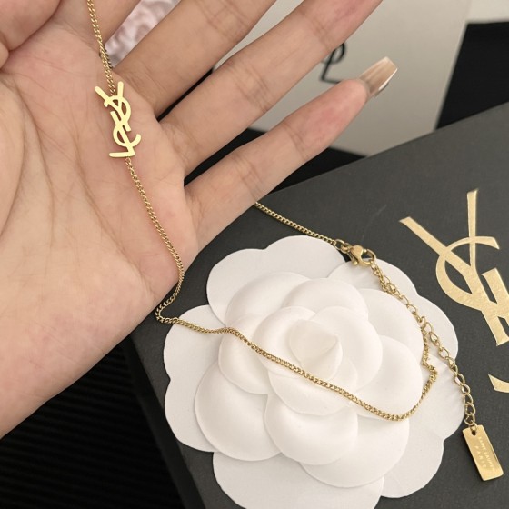 2025 New Exquisite Craftsmanship, Superior Quality, Stylish and Trendy Necklaces